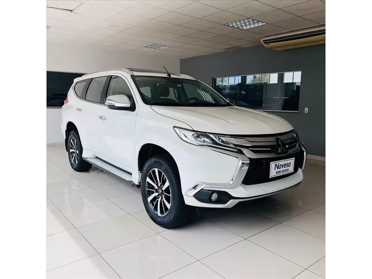 Mitsubishi Pajero Sport Branco 1