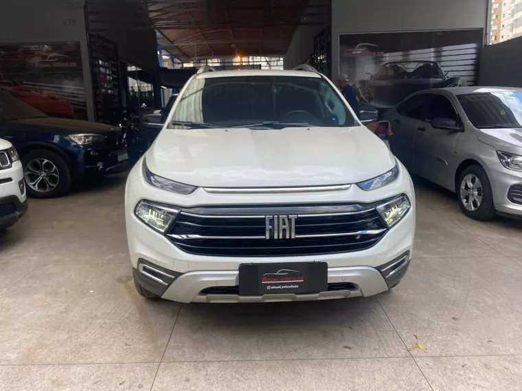 Fiat Toro Branco 3