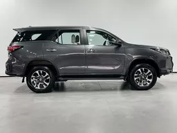 Toyota Hilux SW4