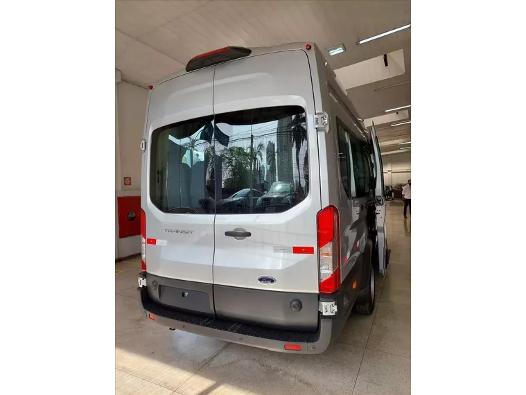 Ford Transit Prata 2