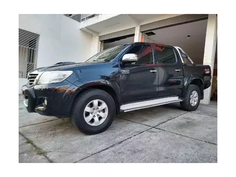 Toyota Hilux Preto 5