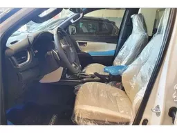Toyota Hilux SW4