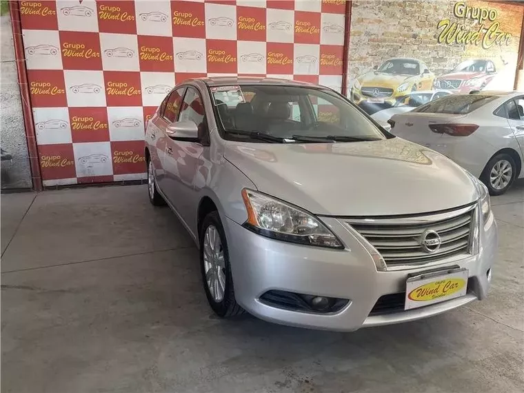 Nissan Sentra Prata 1