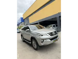 Toyota Hilux SW4