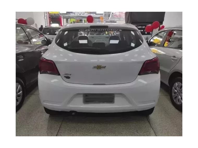 Chevrolet Onix Branco 6