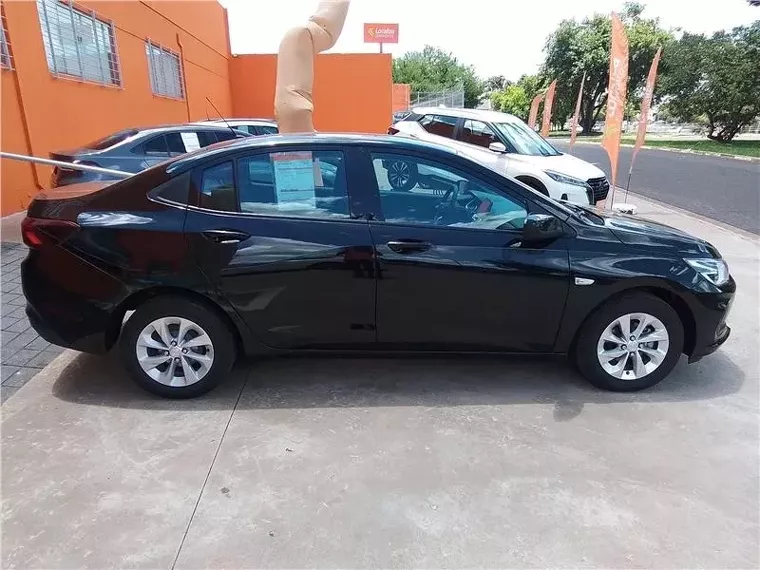 Chevrolet Onix Preto 5