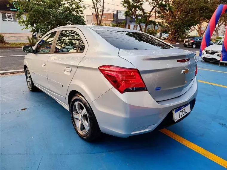 Chevrolet Prisma Prata 6