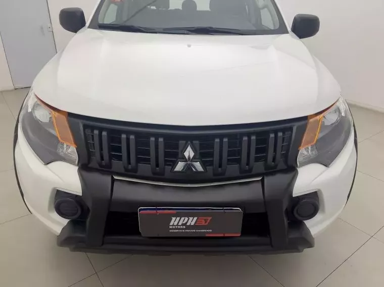 Mitsubishi L200 Triton Branco 8