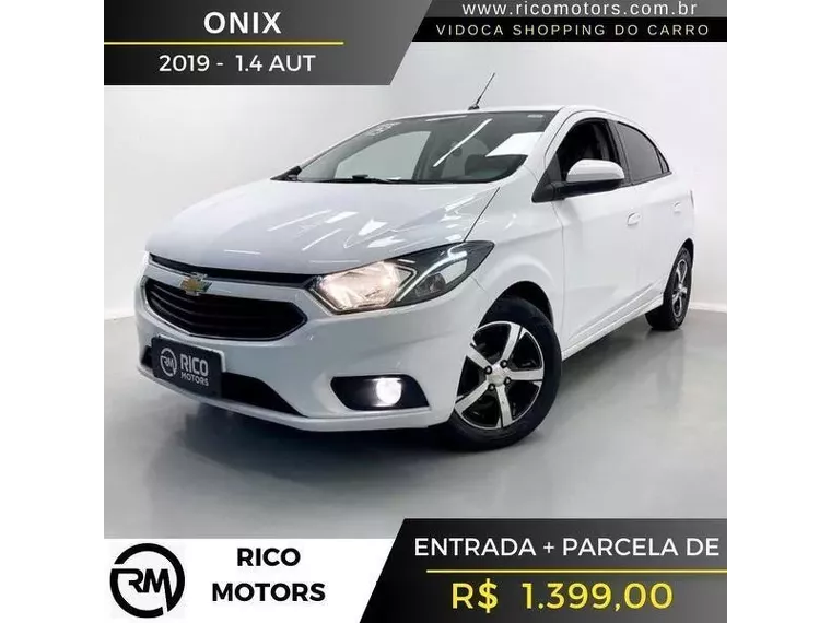 Chevrolet Onix Branco 6