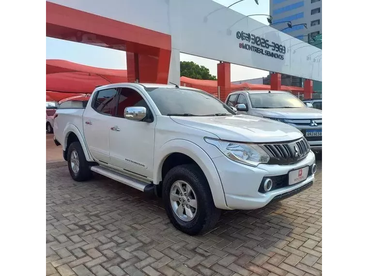 Mitsubishi L200 Triton Branco 1