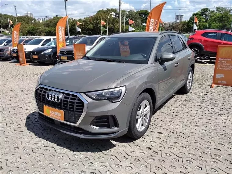 Audi Q3 Cinza 13