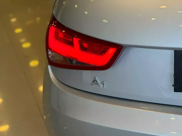 Audi A1 Prata 4