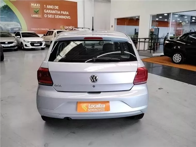 Volkswagen Gol Prata 1