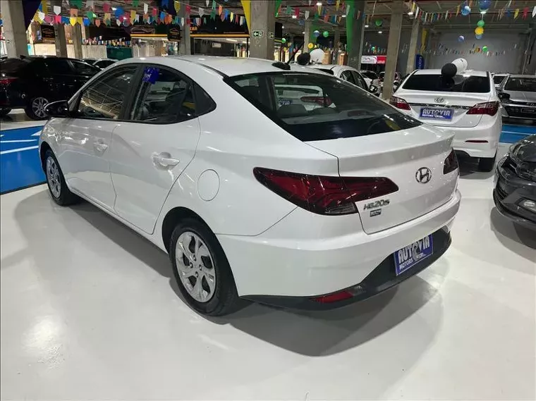 Hyundai HB20S Branco 3