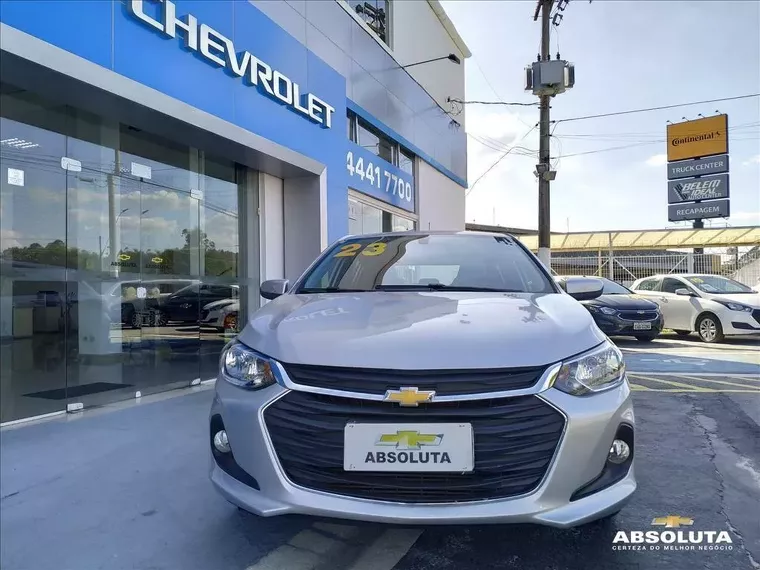 Chevrolet Onix Prata 14