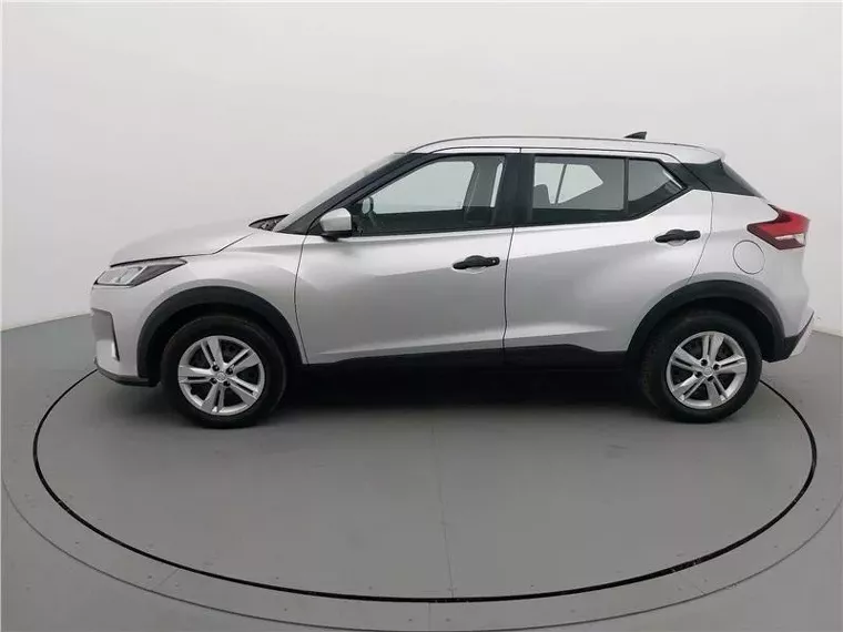 Nissan Kicks Prata 15