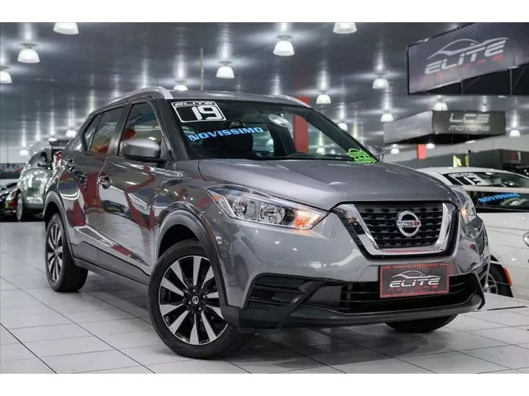 Nissan Kicks Cinza 6