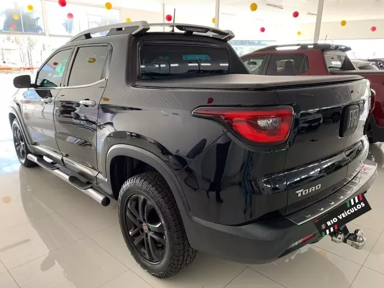 Fiat Toro Preto 1