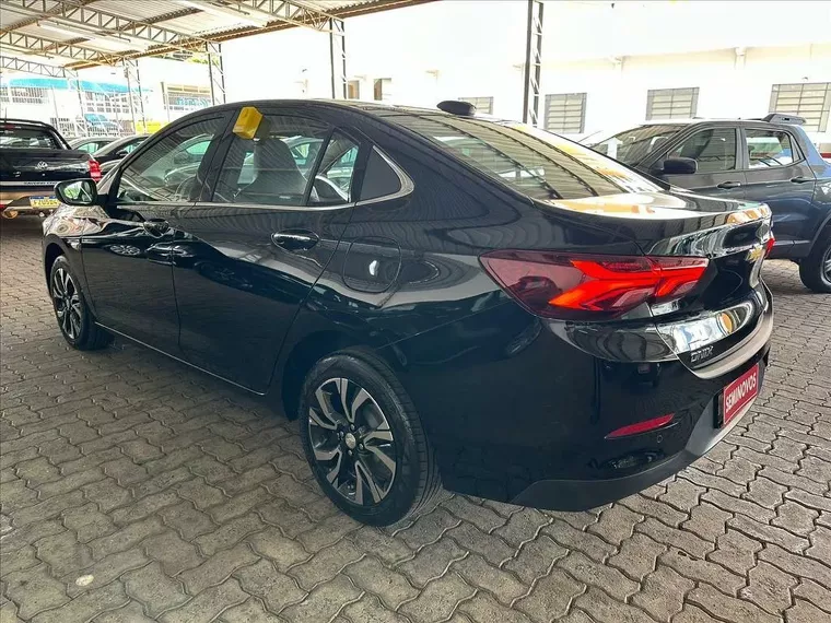 Chevrolet Onix Preto 10