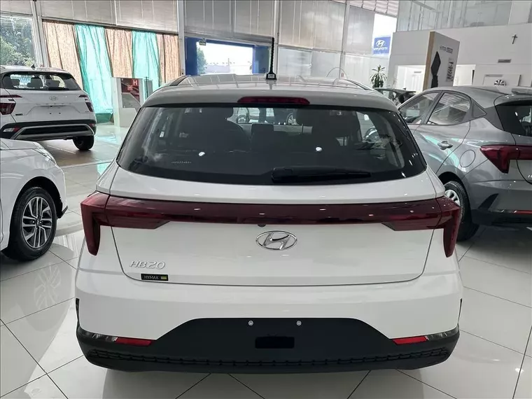 Hyundai HB20 Branco 10