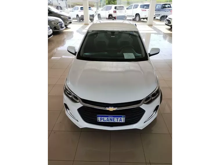 Chevrolet Onix Branco 20