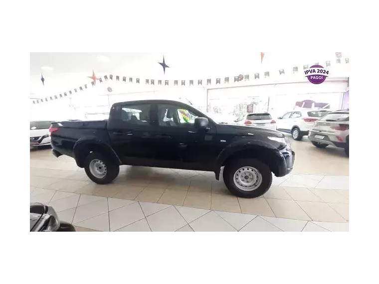 Mitsubishi L200 Preto 3