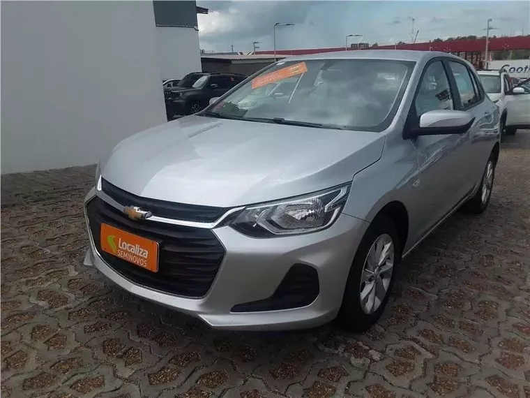 Chevrolet Onix Prata 7