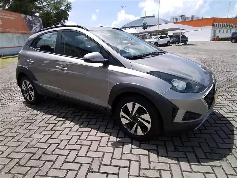 Hyundai HB20X Prata 13