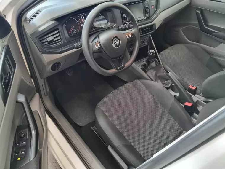 Volkswagen Polo Hatch Branco 9