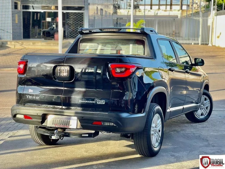 Fiat Toro Preto 13