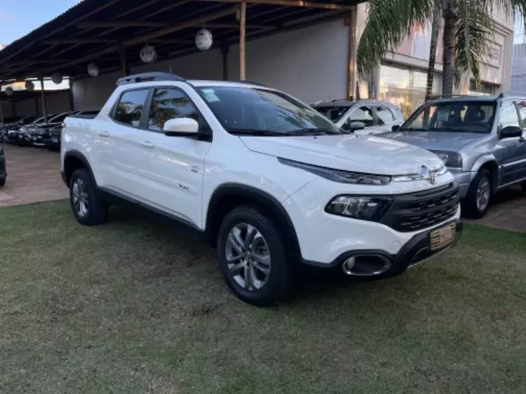 Fiat Toro Branco 8