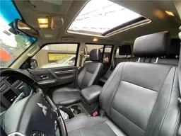 Mitsubishi Pajero Full