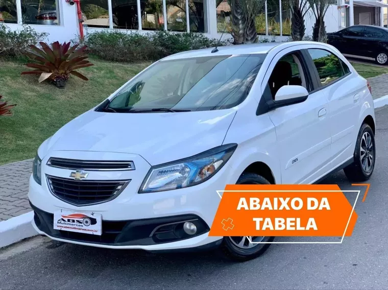 Chevrolet Onix Branco 9