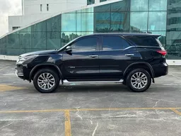 Toyota Hilux SW4