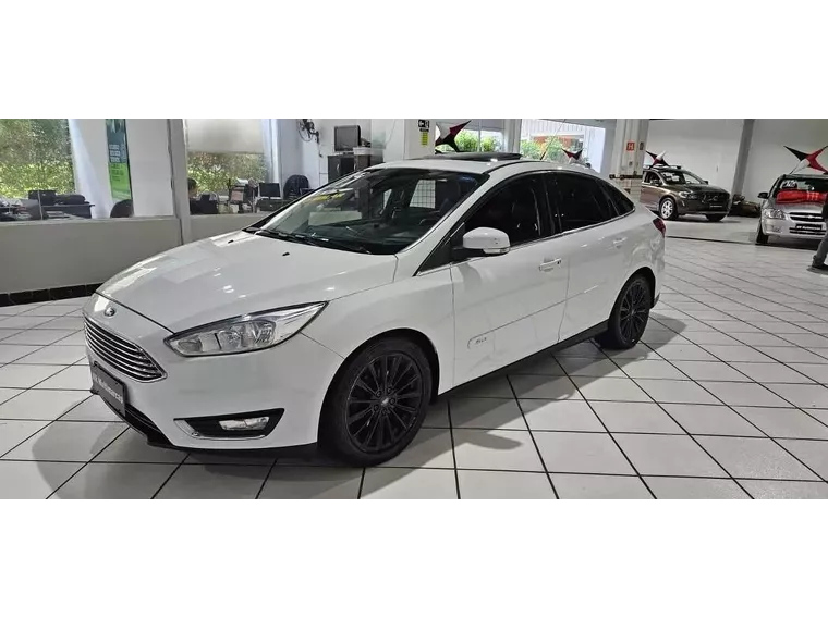 Ford Focus Branco 7