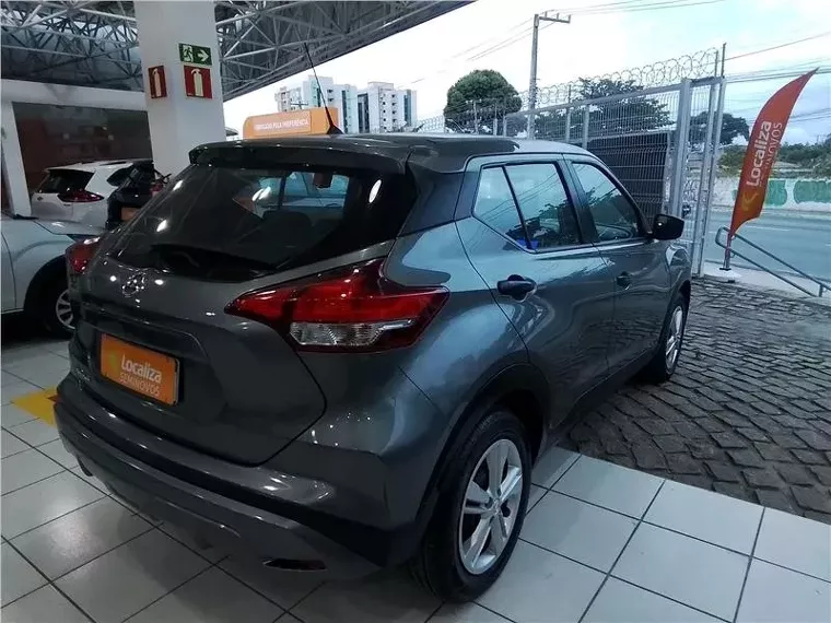 Nissan Kicks Cinza 6