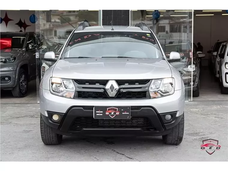 Renault Duster Prata 10