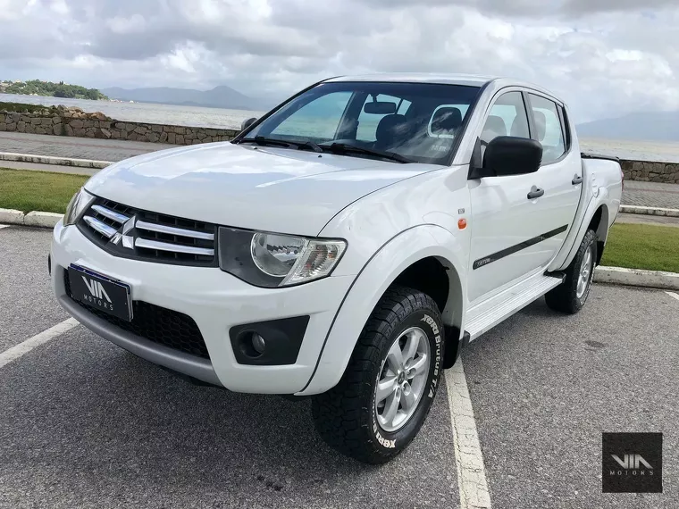 Mitsubishi L200 Triton Branco 1