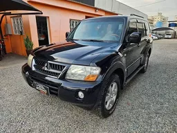 Mitsubishi Pajero Full