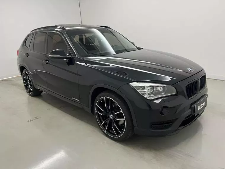 BMW X1 Preto 15