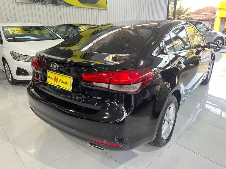 KIA Cerato Preto 15