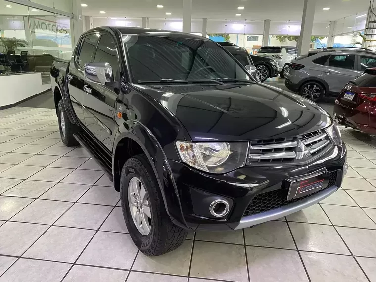 Mitsubishi L200 Triton Preto 2