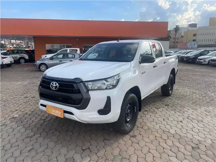 Toyota Hilux Branco 3