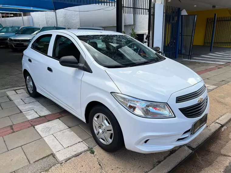 Chevrolet Onix Branco 12