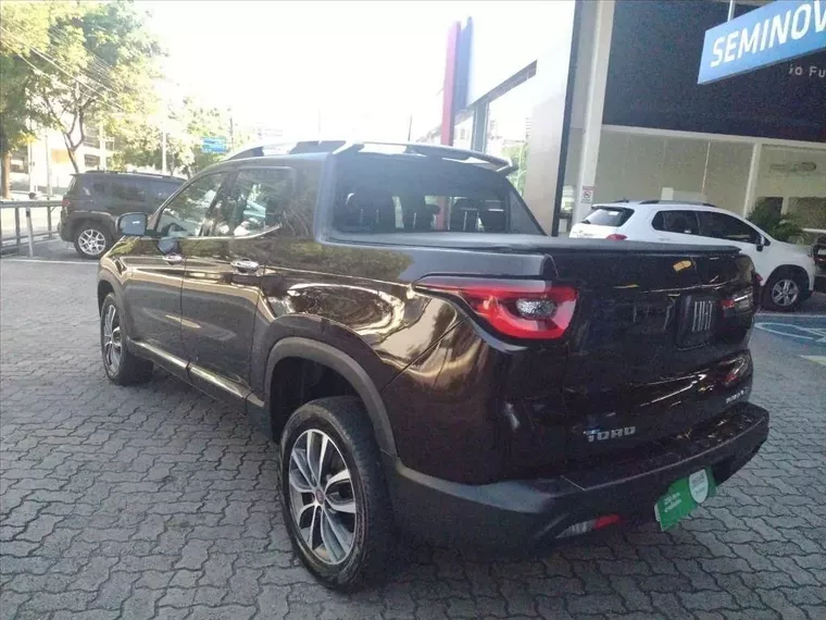 Fiat Toro Marrom 6