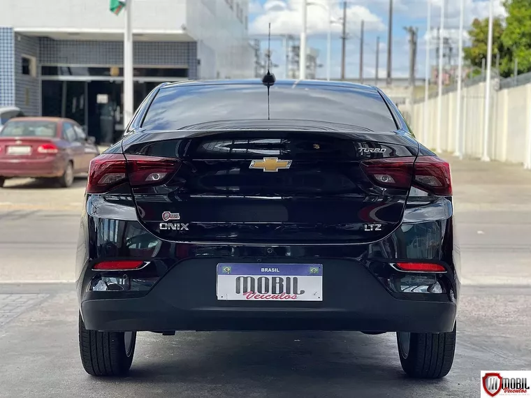 Chevrolet Onix Preto 11