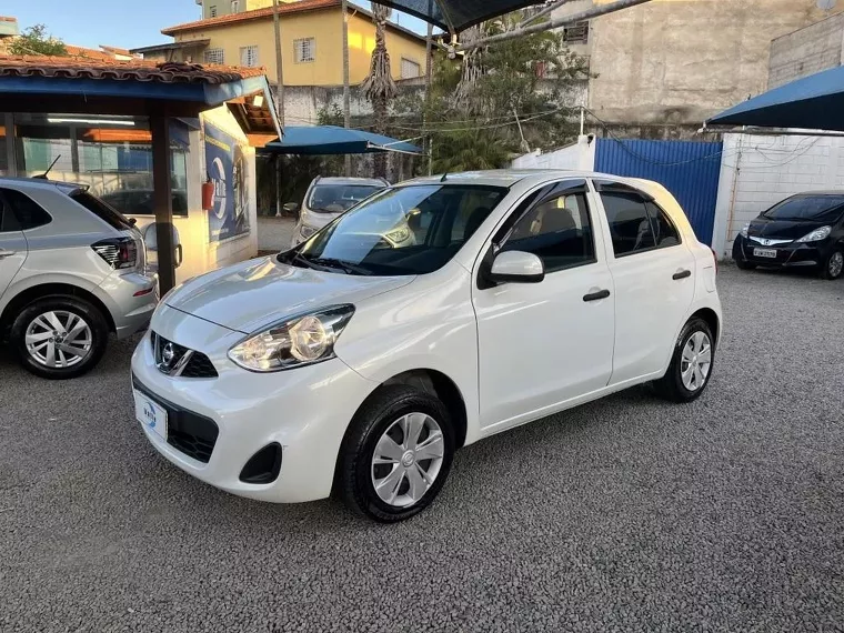 Nissan March Branco 1