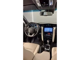 Toyota Hilux SW4