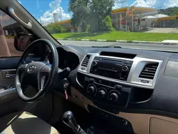 Toyota Hilux SW4