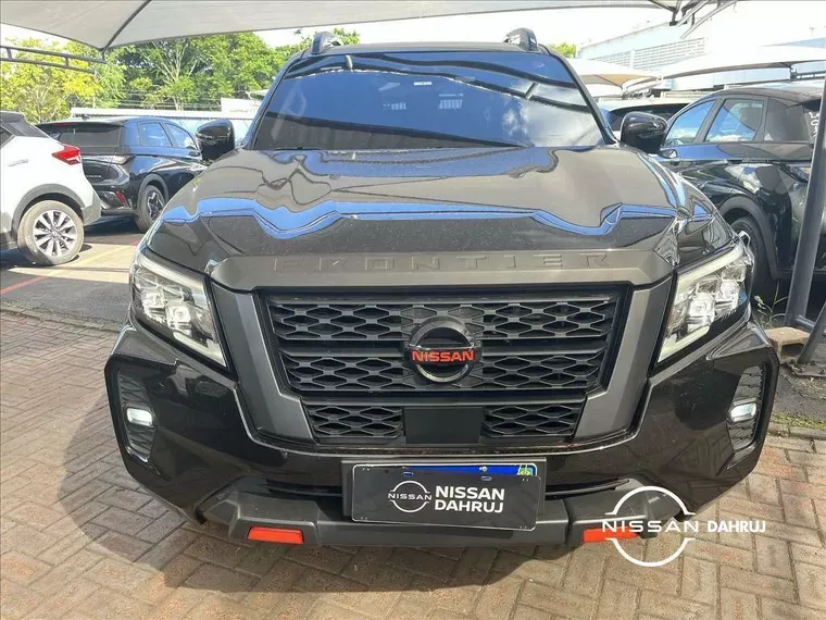 Nissan Frontier Preto 8